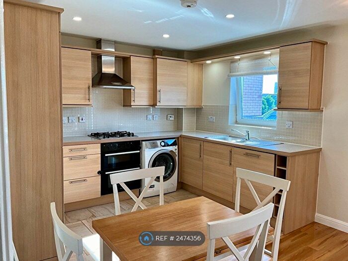 2 Bedroom Flat To Rent In Burford Gardens, Cardiff, CF11