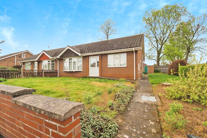 2 Bedroom Semi-Detached Bungalow For Sale In Lancaster Road, Scunthorpe, DN16