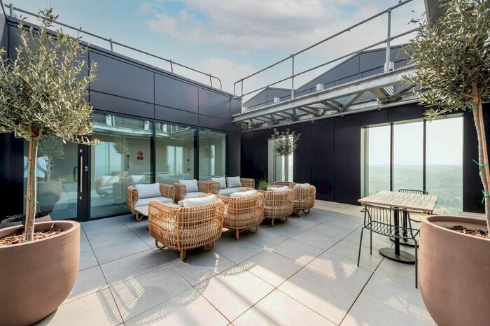 3 Bedroom Flat To Rent In Ten Degrees, Croydon, CR0