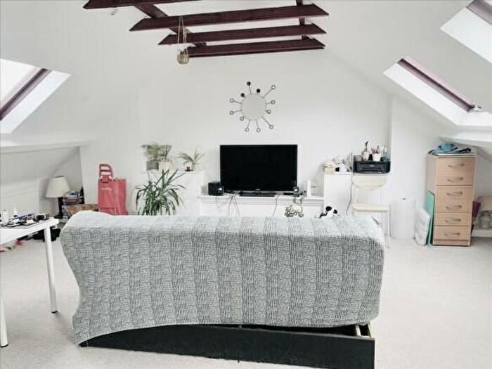 1 Bedroom Flat To Rent In Blakesley Avenue, London, W5