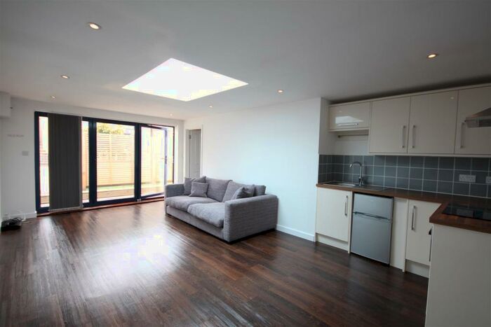 Studio To Rent In Greenfield Crescent, Brighton, BN1