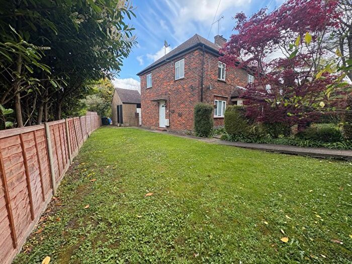 2 Bedroom Maisonette For Sale In Nethern Court Road, Woldingham, CR3