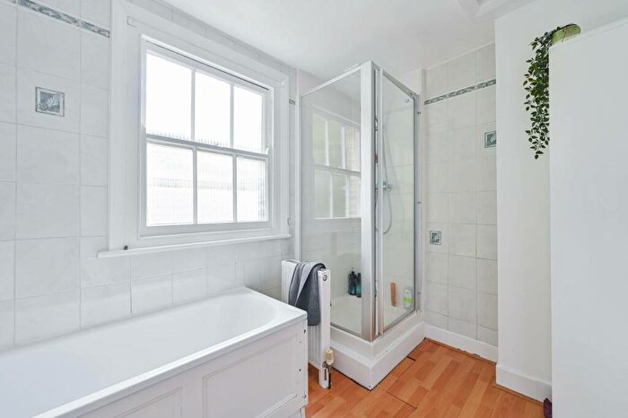 2 Bedroom Flat To Rent In Witherington Road, Highbury, London, N5