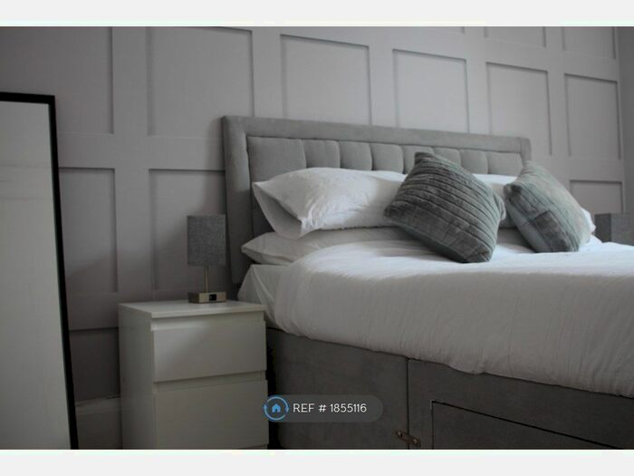 3 Bedroom Flat To Rent In Calthorpe Road, Edgbaston, Birmingham, B15