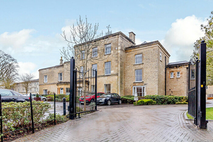 2 Bedroom Apartment To Rent In Chesterton Lane, Cirencester, GL7