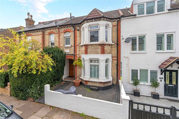 2 Bedroom Flat For Sale In Haliburton Road, St Margarets, TW1