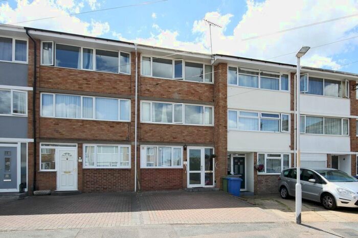 4 Bedroom Terraced House To Rent In Millfield, Sittingbourne, ME10