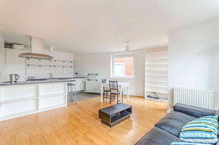 2 Bedroom Flat To Rent In Mount Mills, Clerkenwell, London, EC1V