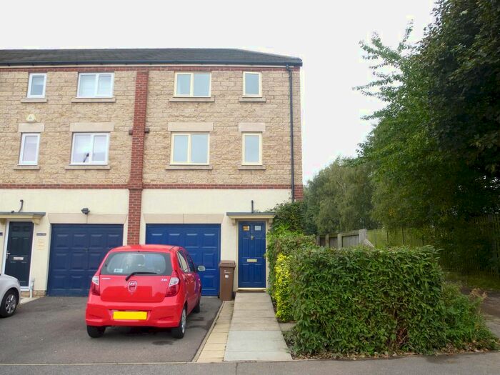 3 Bedroom Terraced House To Rent In Paddock Close, Ackworth, Pontefract, WF7