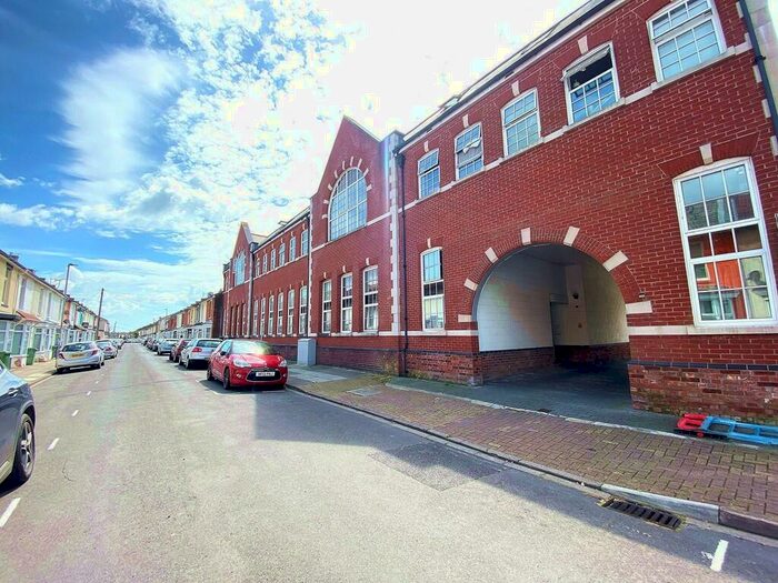 3 Bedroom Apartment To Rent In Reginald Road, Southsea, PO4