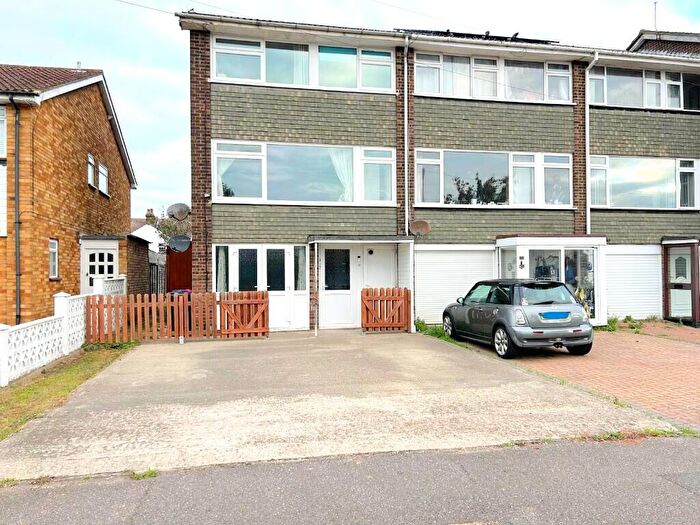 1 Bedroom Flat To Rent In Gunners Road, SS3