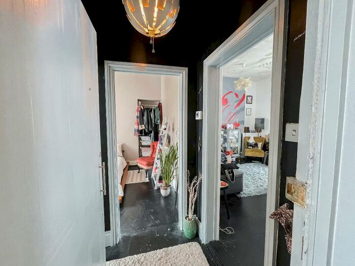 1 Bedroom Flat To Rent In Clarence Place, Stonehouse, Plymouth, Devon, PL1