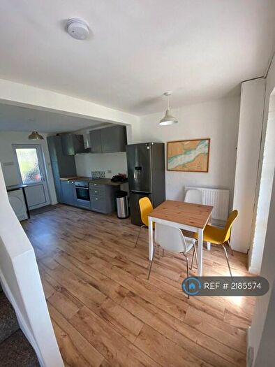 4 Bedroom Semi-Detached House To Rent In St Lucia Close, Bristol, BS7