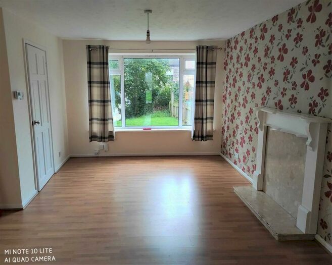 3 Bedroom Terraced House To Rent In Chestnut Grove, Calverley, LS28