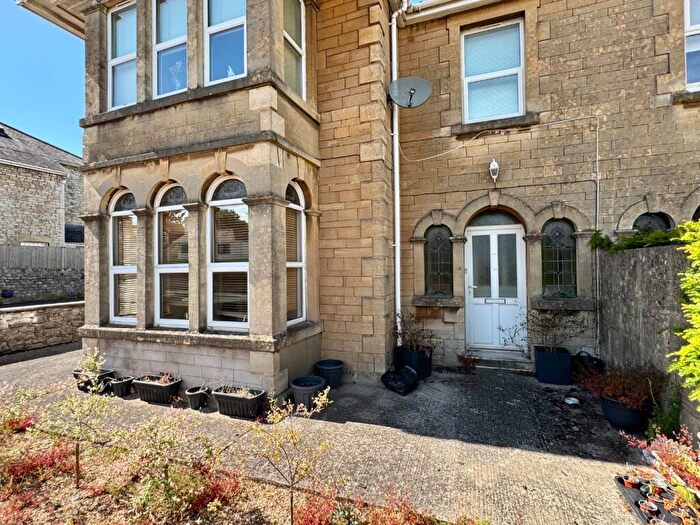 2 Bedroom Apartment To Rent In North Road, Midsomer Norton, BA3