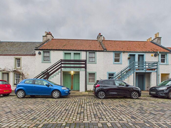 2 Bedroom Flat To Rent In Newhaven Main Street, Newhaven, Edinburgh, EH6