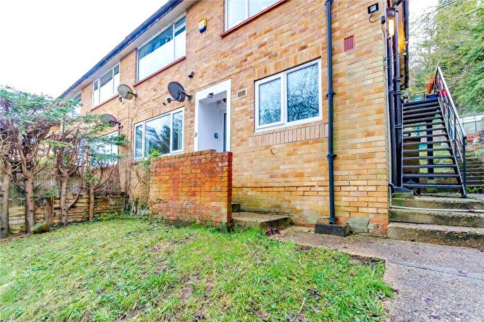 2 Bedroom Maisonette For Sale In Rogers Close, Coulsdon, CR5