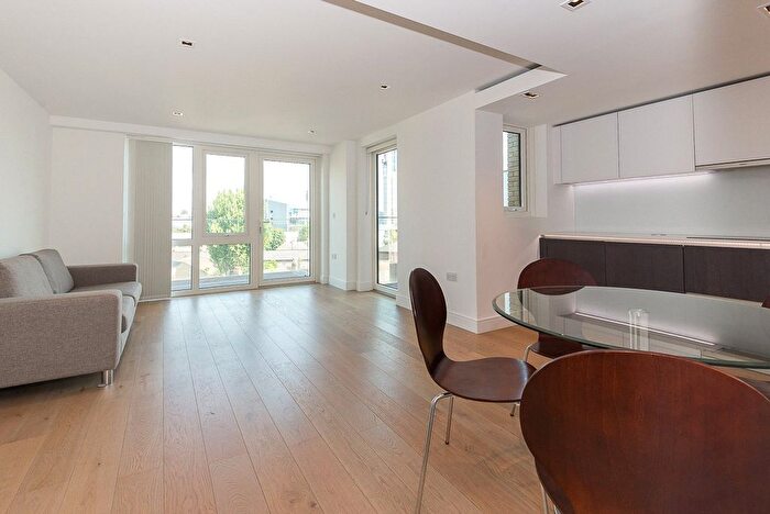 2 Bedroom Flat To Rent In Kew Bridge Road, Brentford, TW8