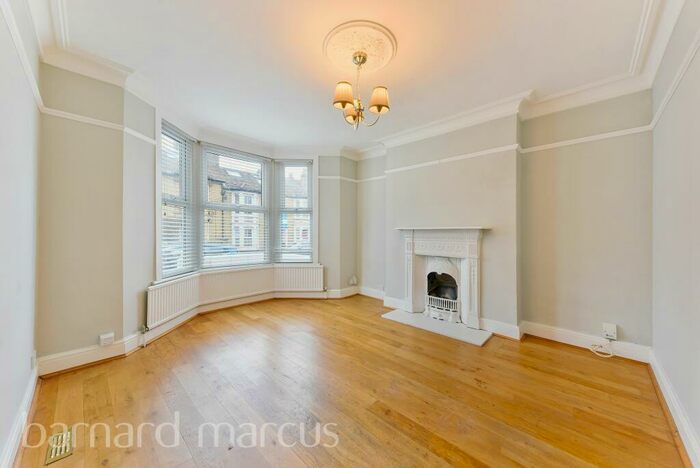 3 Bedroom End Of Terrace House To Rent In Churchill Road, South Croydon, CR2