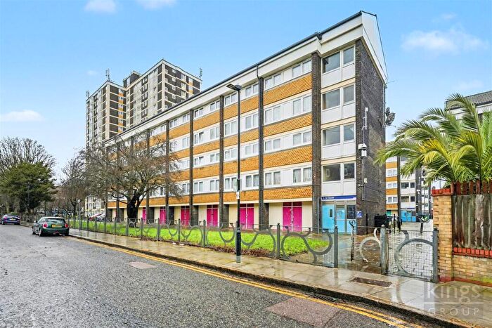 2 Bedroom Flat For Sale In Northumberland Park, London, N17