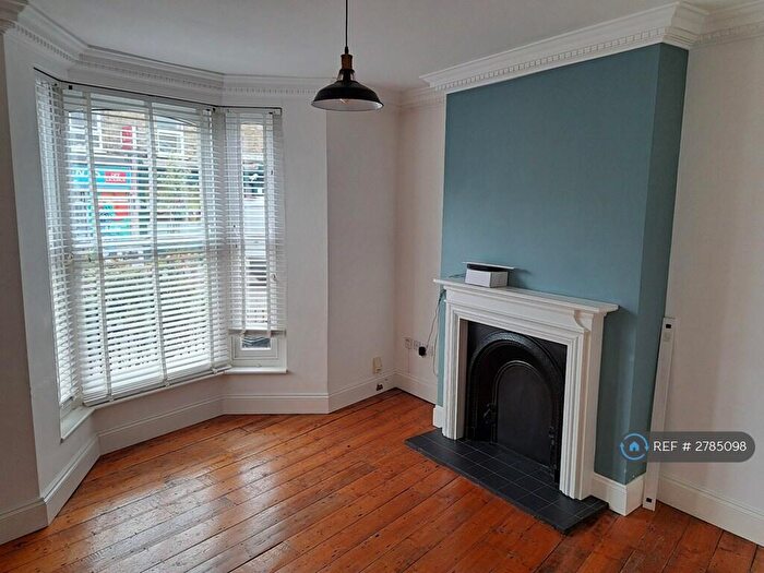 3 Bedroom Maisonette To Rent In A, London, N16