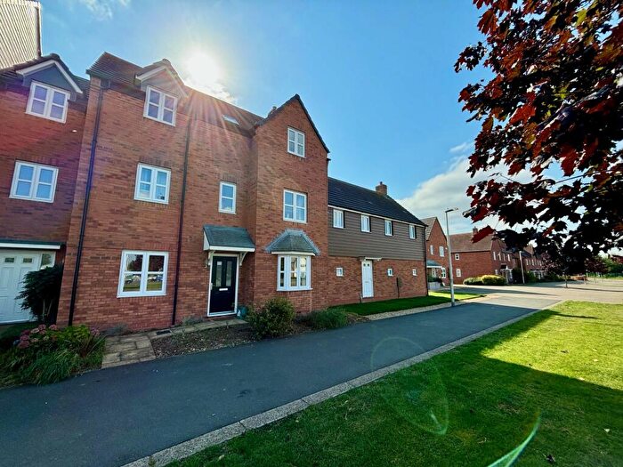 2 Bedroom Apartment To Rent In Wellington Avenue, Meon Vale, CV37