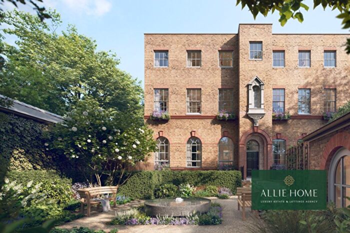 3 Bedroom Flat For Sale In Brook Green, London, W6