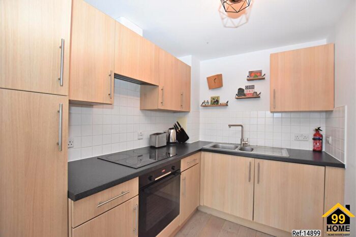 1 Bedroom Apartment For Sale In Oakleigh Court, London, Greater, N1