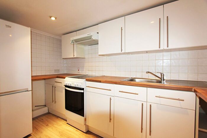 1 Bedroom Flat To Rent In Northfield Road, London, N16