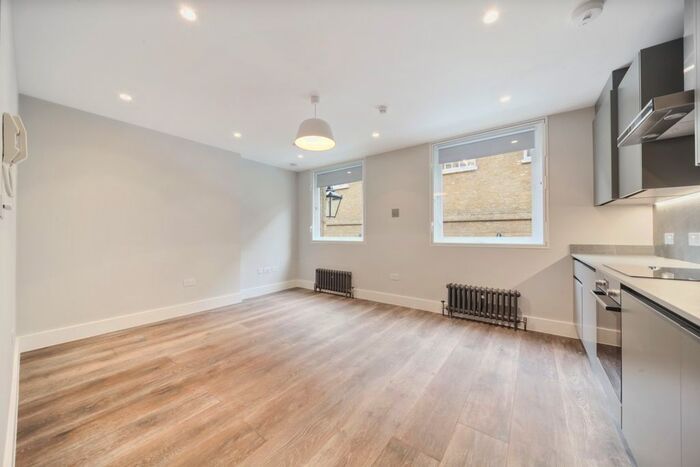 Studio To Rent In Shorts Gardens, London, WC2H