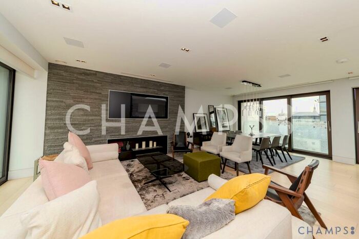 3 Bedroom Flat To Rent In Roman House, Wood Street, EC2Y