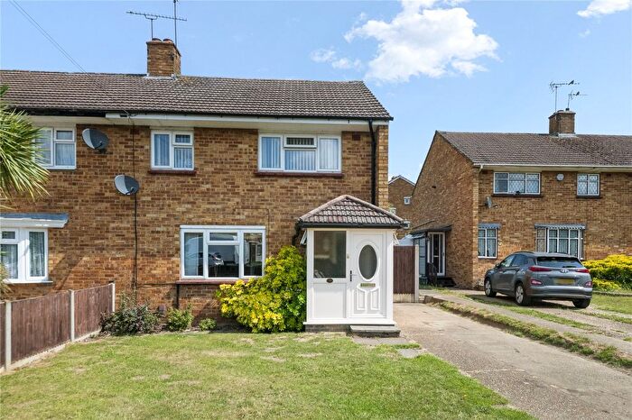 3 Bedroom Semi-Detached House For Sale In Rowan Road, West Drayton, UB7