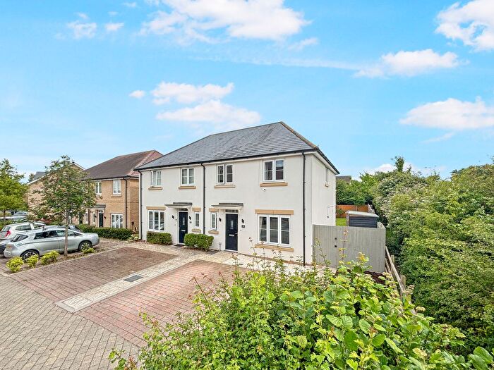 3 Bedroom Semi-Detached House For Sale In Bedell Road, Duxford, CB22