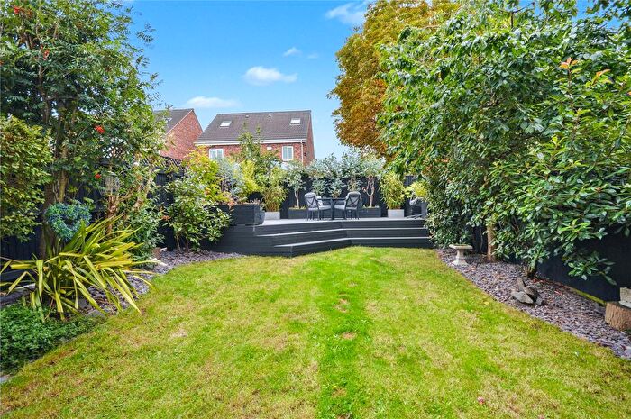 4 Bedroom Town House For Sale In Blenkinsop Way, Leeds, West Yorkshire, LS10