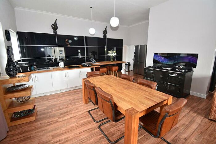 5 Bedroom Detached House For Sale In Springfield Road, Pill., BS20