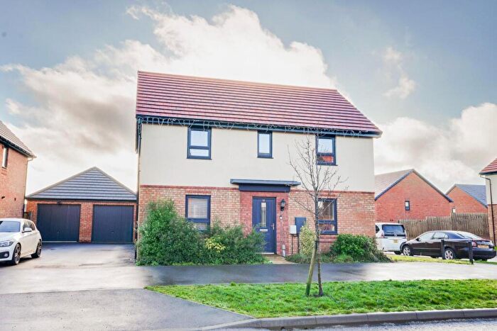 4 Bedroom Detached House For Sale In Mendal Row, Leighton Buzzard, LU7