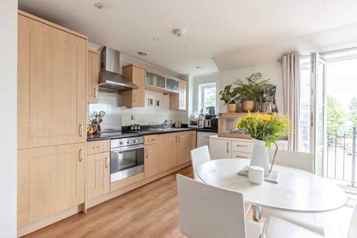 1 Bedroom Flat For Sale In Datchet Road, Datchet, SL3