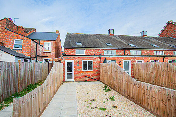 2 Bedroom End Of Terrace House For Sale In College Street, Irthlingborough, NN9