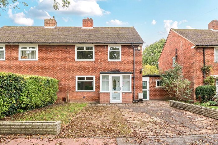 3 Bedroom Semi-detached House For Sale In Ash Row, Bromley, BR2