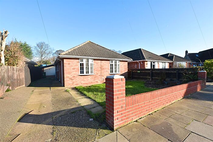 3 Bedroom Detached Bungalow For Sale In Amesbury Avenue, Scartho, Grimsby, DN33