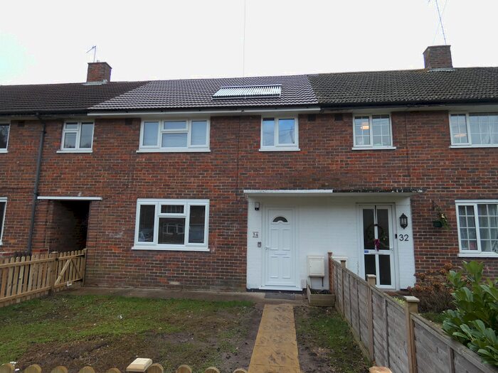 3 Bedroom Property To Rent In Queen Elizabeth Way, Woking GU22