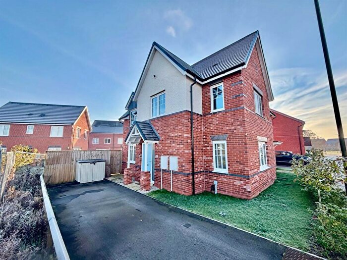 3 Bedroom Semi Detached House For Sale In Henmore Crescent, Mickleover, Derby, DE3