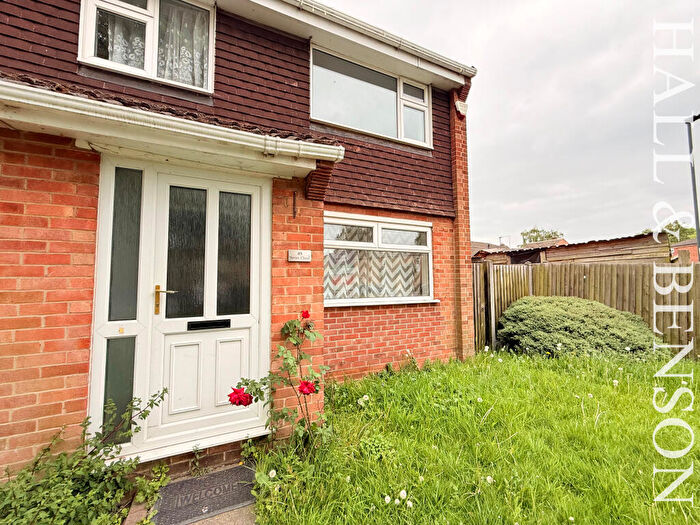 3 Bedroom House To Rent In Arran Close, DE24