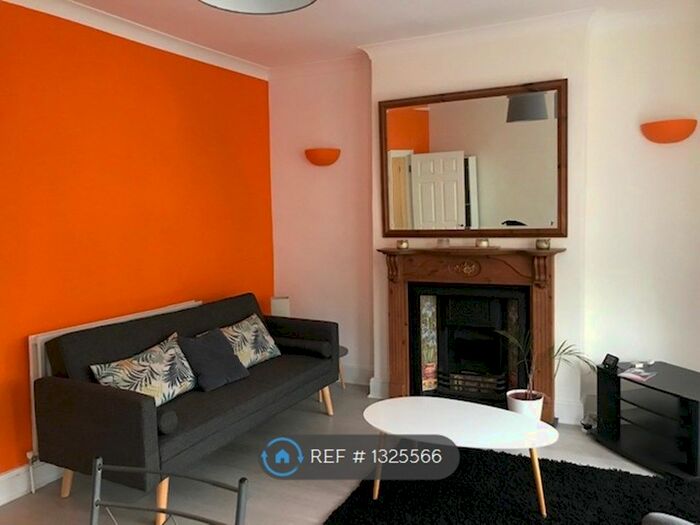 2 Bedroom Flat To Rent In Adys Road, London SE15