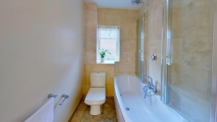 2 Bedroom Flat To Rent In Craighouse Gardens, Edinburgh, EH10