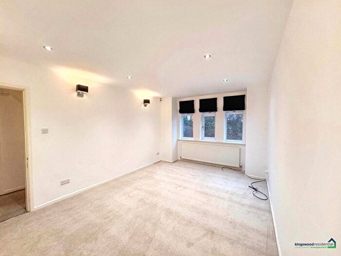 3 Bedroom End Of Terrace House To Rent In Forest Road West, Nottingham, NG7