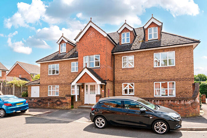 2 Bedroom Flat To Rent In Riverview Gardens, Cobham, KT11