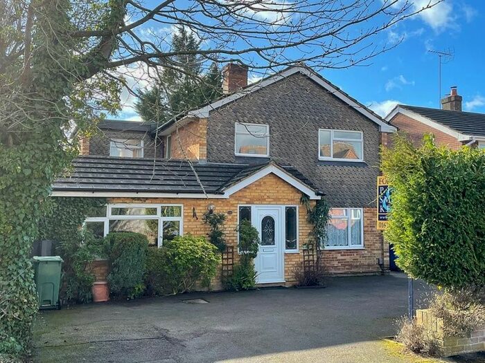5 Bedroom Detached House To Rent In Lees Close, Maidenhead, SL6