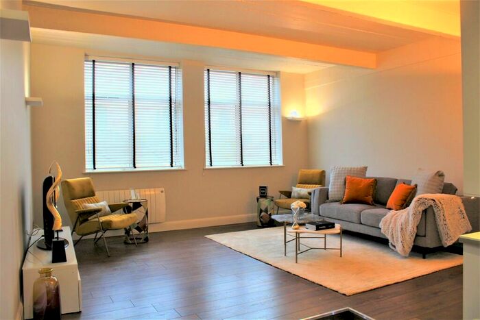 3 Bedroom Apartment To Rent In City Reach, Dingley Road, Clerkenwell, London, EC1V