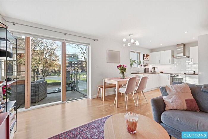 2 Bedroom Apartment For Sale In Hicks House, Frean Street, London, SE16